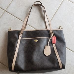 Coach Peyton Signature Pocket Tote